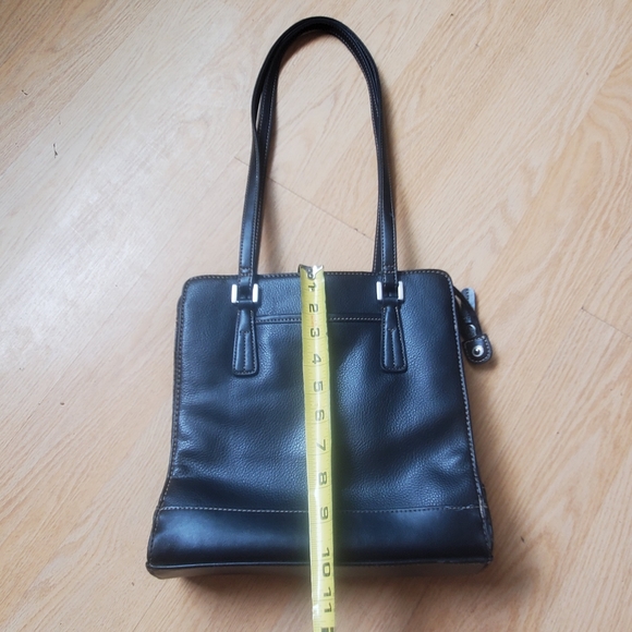 Liz Claiborne Bags Liz Claiborne Black Womans Shoulder Bag Poshmark